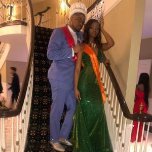 Meet your Posher, Lindola